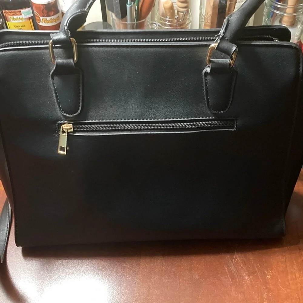 Large black women’s  3-piece handbag set